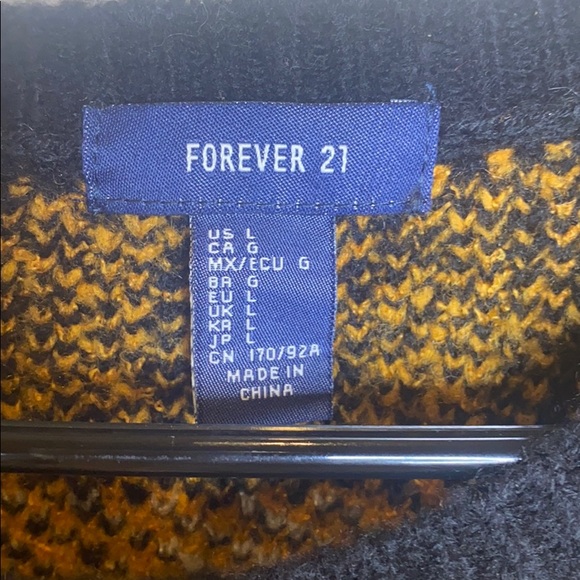 Forever 21 Checkered Sweater Size Large - Picture 3 of 4